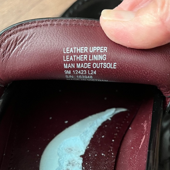 NEW with issue Tory Burch 9 M Black Patent Leather Penny Loafers with Gold Logo - Picture 8 of 10